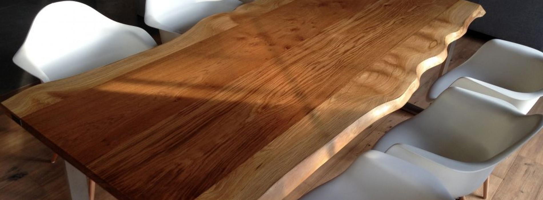 Oko artysty, ręka rzemieślnika  – stoły z litego drewna